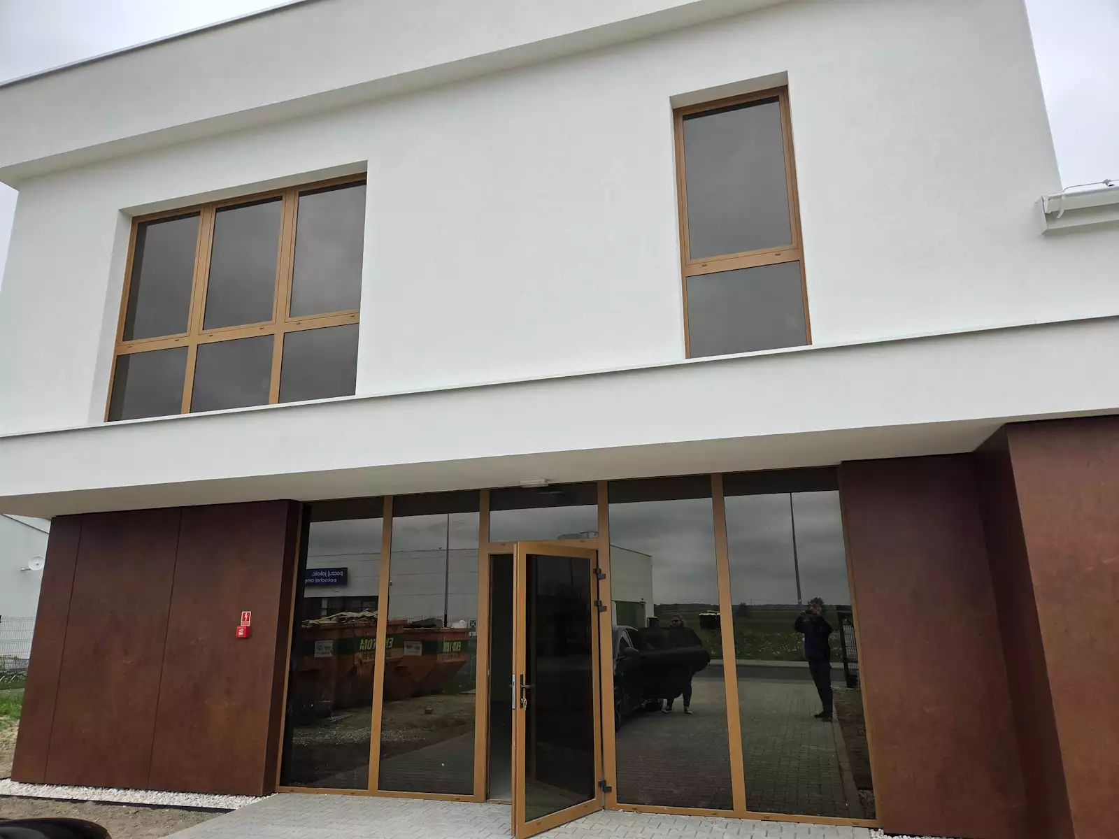 Budowa budynku biurowo magazynowego w Czerniejewie