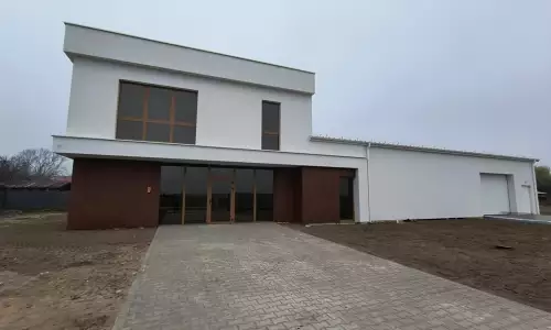 Końcowy etap budowy siedziby Eko House
